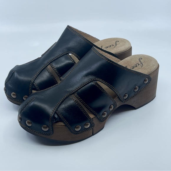 FREE PEOPLE WOOD & BLACK LEATHER STUDDED CLOG - Picture 5 of 9